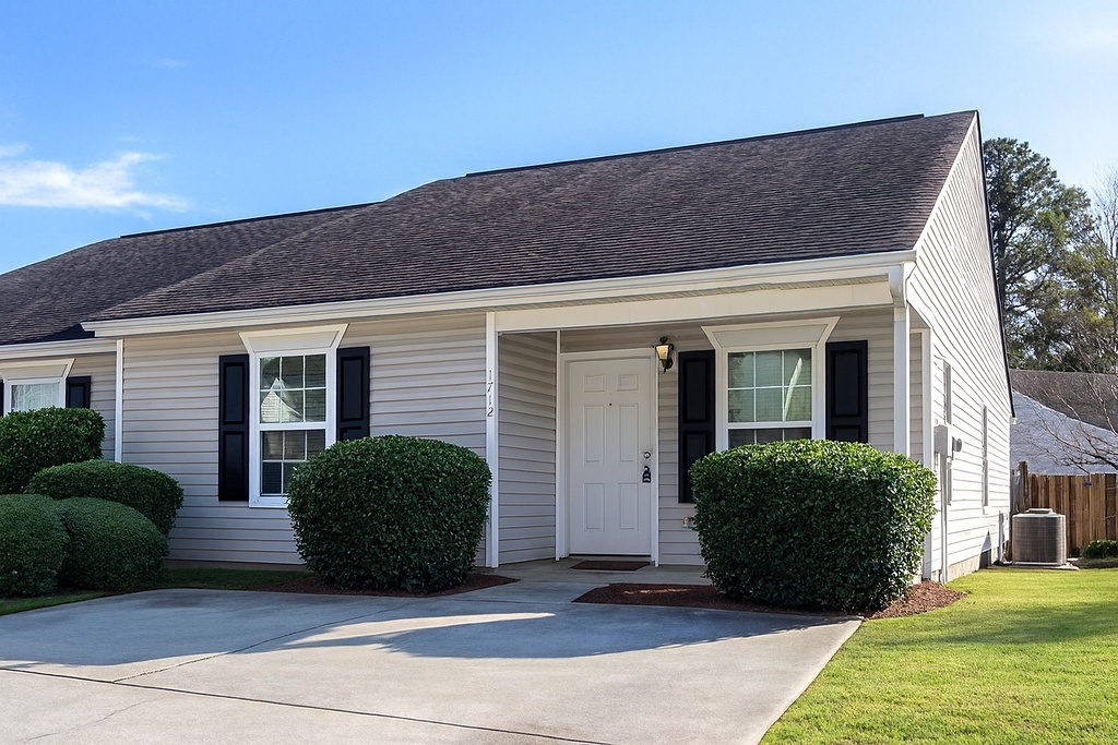 1712 Summerwoods Lane